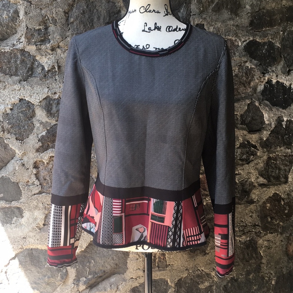 Save the Queen peplum top size Large